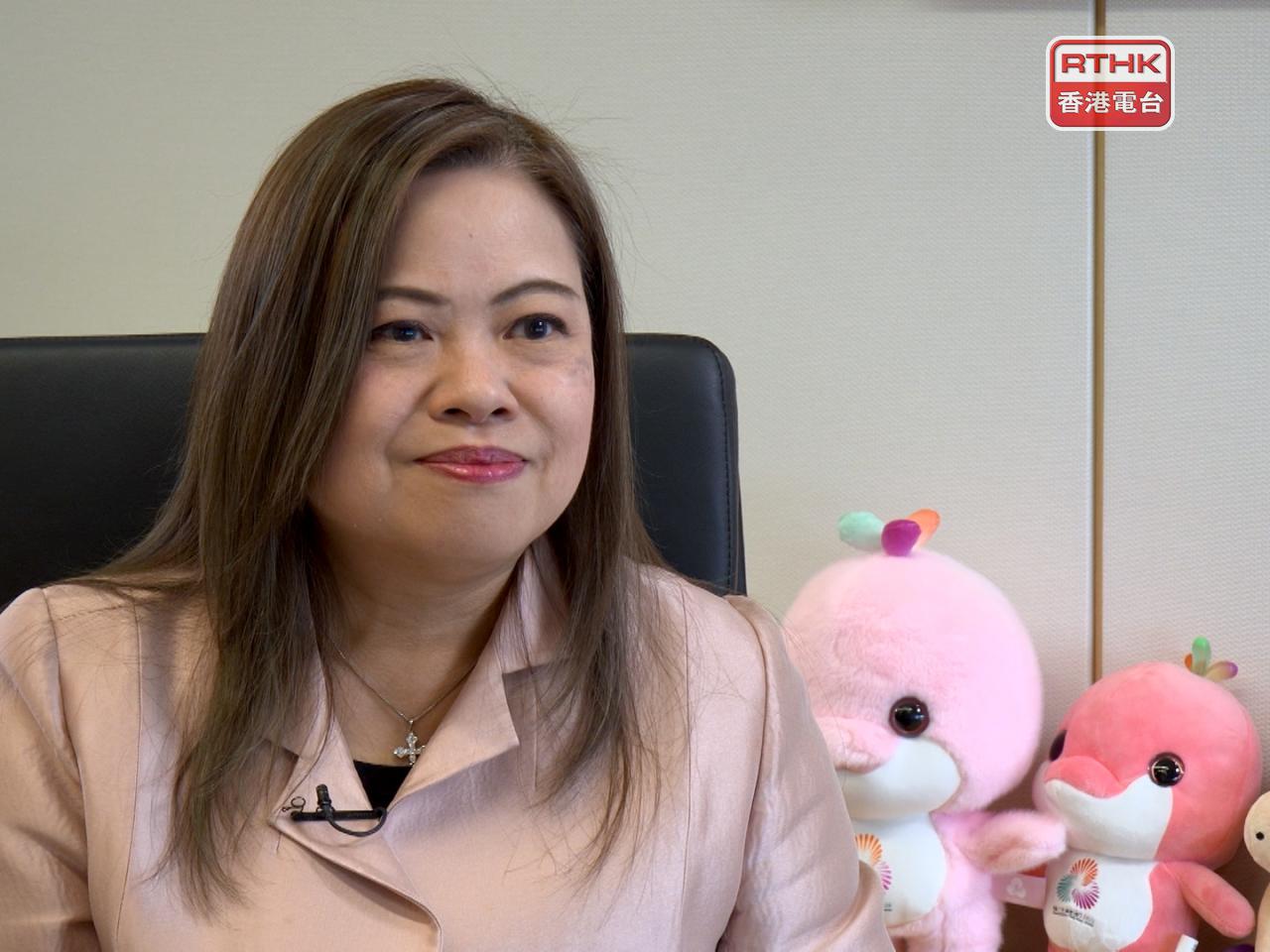 羅淑佩讚揚何詩蓓展現香港運動員的風采。（港台圖片）