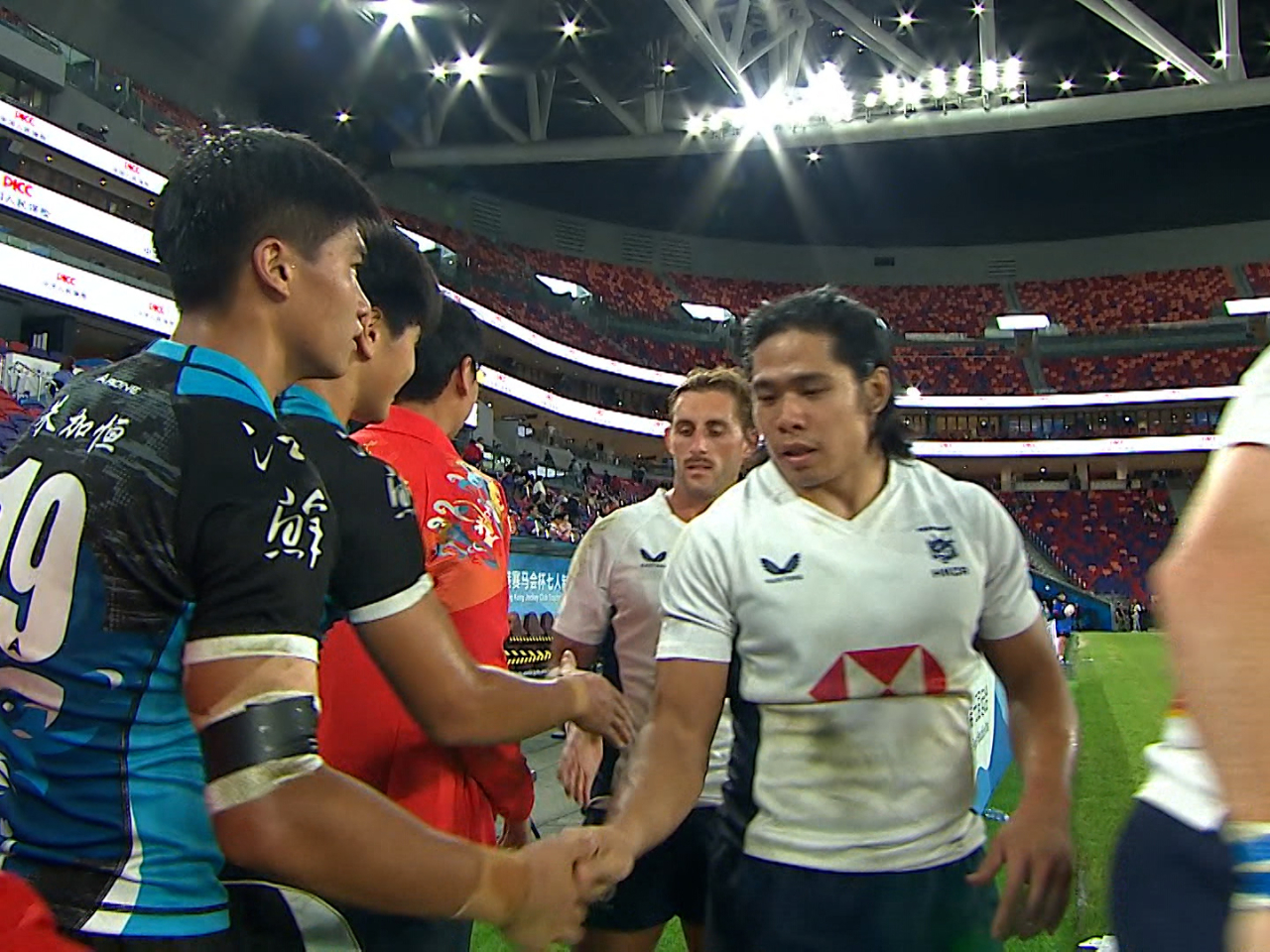 香港男子七人欖球隊今晚在四強，以33:19擊敗江蘇隊。