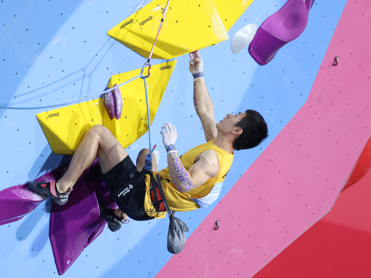 港隊運動攀登代表陳翔志，在決賽8名運動員之中，名列第7。（新華社）