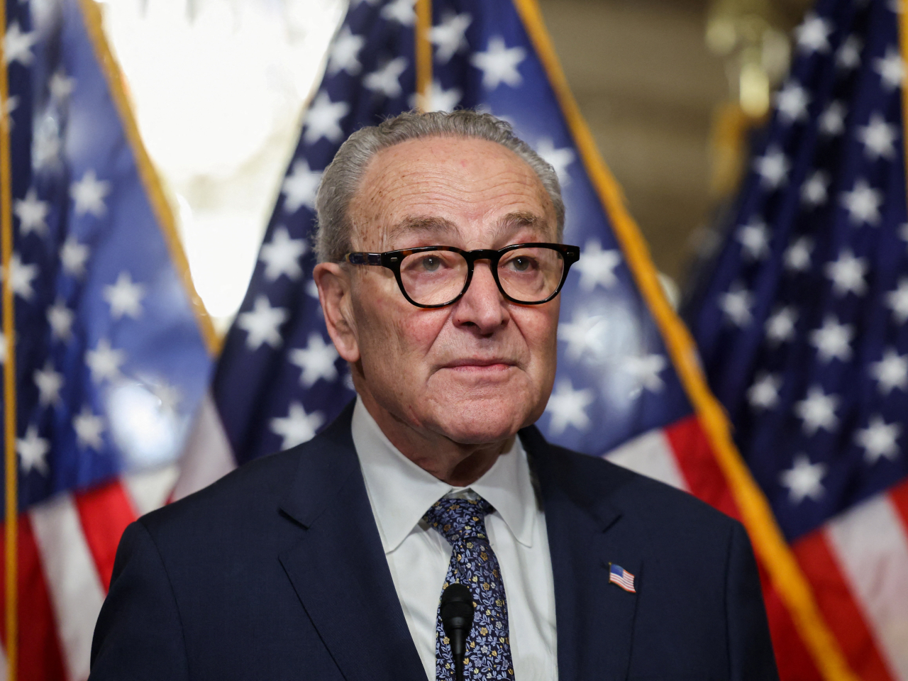 舒默等民主黨高層人士去信特朗普，呼籲重新實施有關規定。（路透社資料圖片）