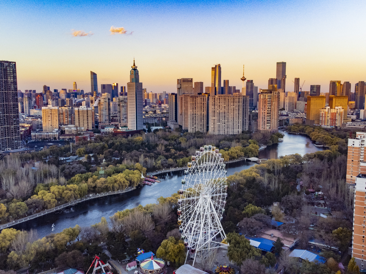 內地10月70個大中城市新建商品住宅銷售價指數按年跌2.2%，按月跌幅擴大至0.5%，創1年來最大跌幅。（新華社資料圖片）