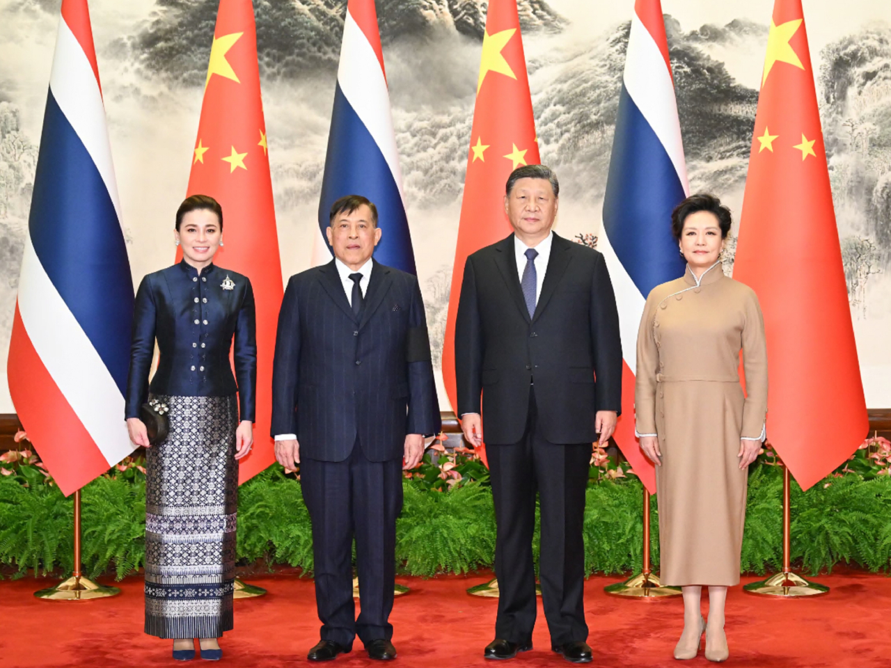 哇集拉隆功來華國事訪問，習近平為他舉行歡迎儀式。（新華社）