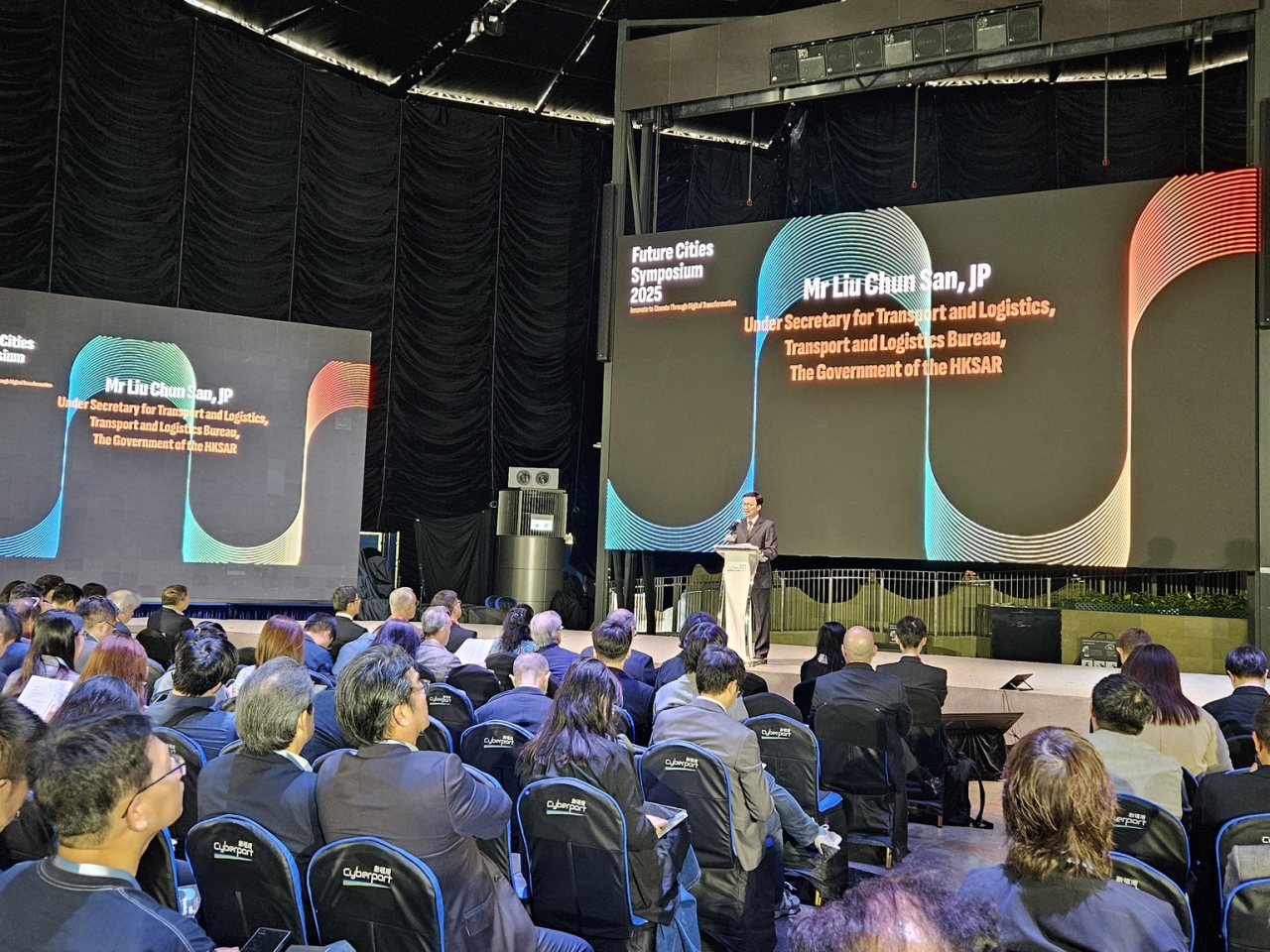 廖振新表示，在低空經濟方面，今年公布的首批38個「監管沙盒」試點項目中，已有28個在不同應用場景下推展。（運物局社交網站）