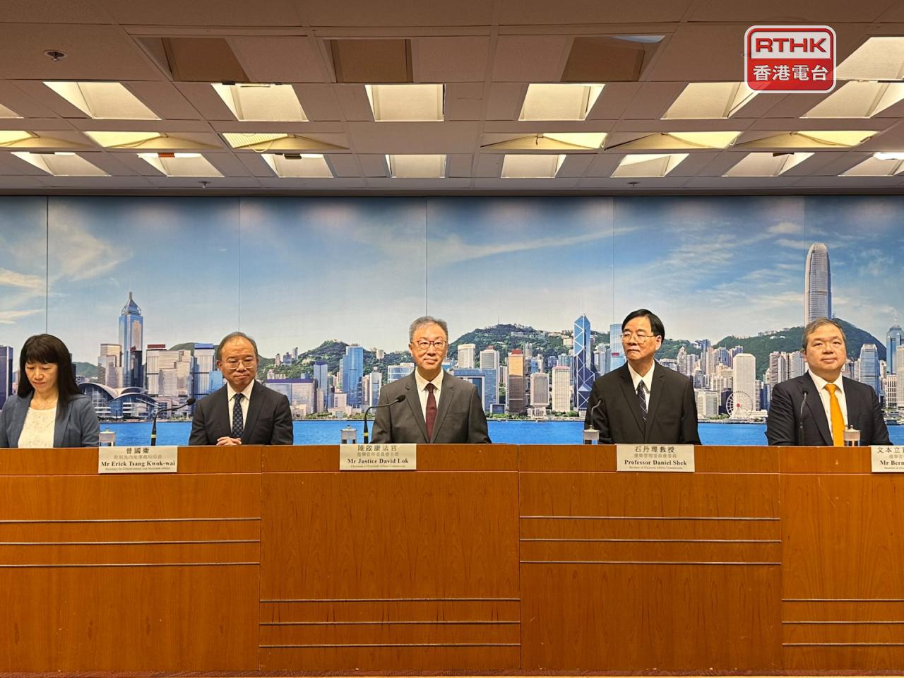 David Lok, centre, says the two-hour extension would help the authorities gain further insight into voting patterns. Photo: RTHK