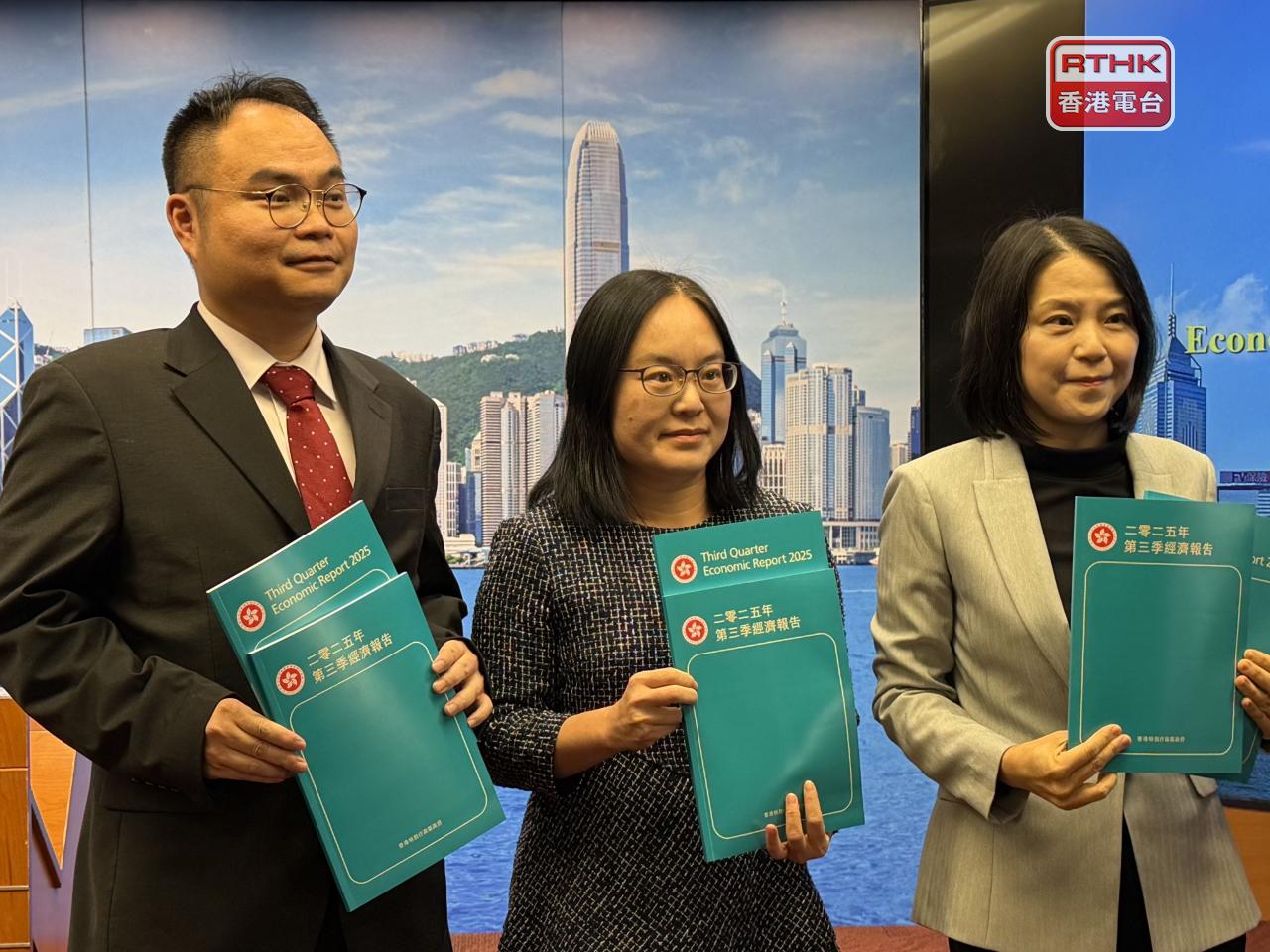 林幗英（中）說，最關鍵是經濟要有增長，職位創造速度才會慢慢恢復。（方嘉莉攝）