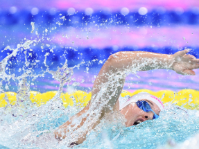 Haughey, Mak soar into swimming finals