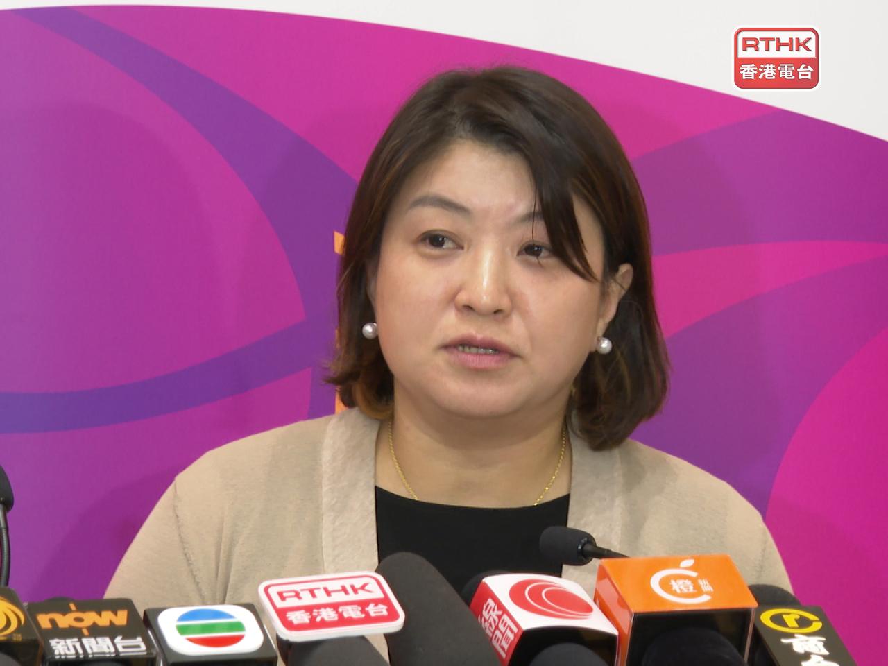 李夏茵表示 ，醫管局正研究可否將夜診的經營模式改為恆常延長服務時間。（港台圖片）