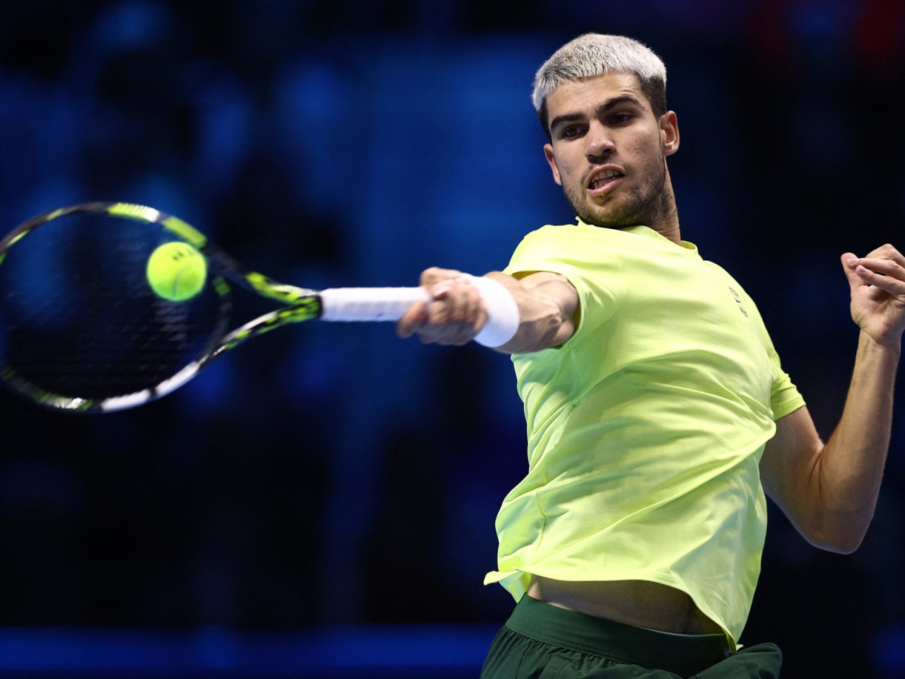 Carlos Alcaraz had no problem getting past Felix Auger-Aliassime 6-2, 6-4. Photo: Reuters