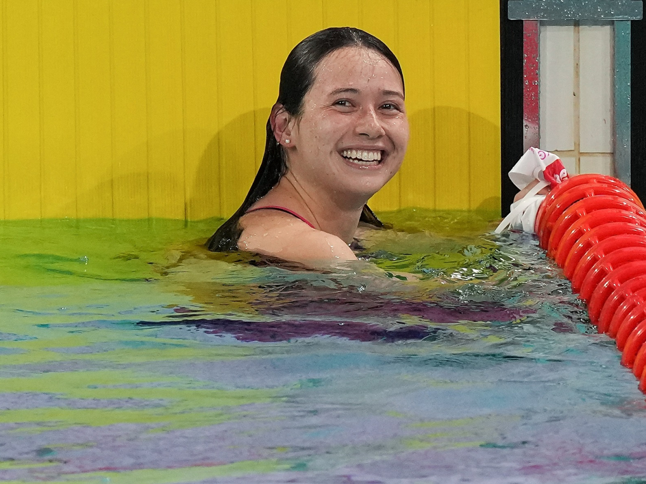 何詩蓓今早出戰女子50米自由泳及50米蛙泳預賽，分別晉身半決賽。（新華社資料圖片）