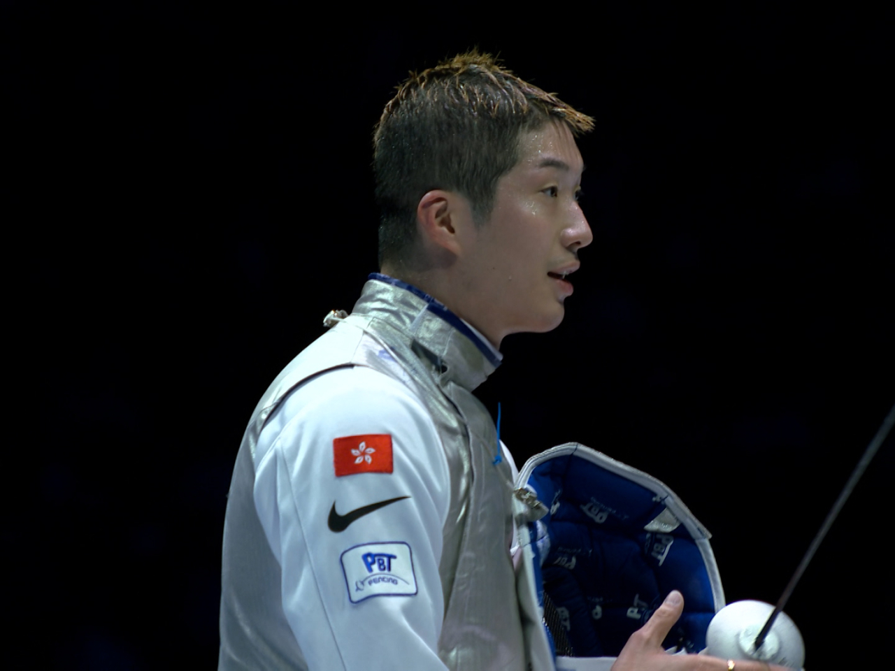 香港劍擊代表張家朗，在十五運會男子花劍個人賽四強，不敵福建代表許杰，轉戰銅牌賽。