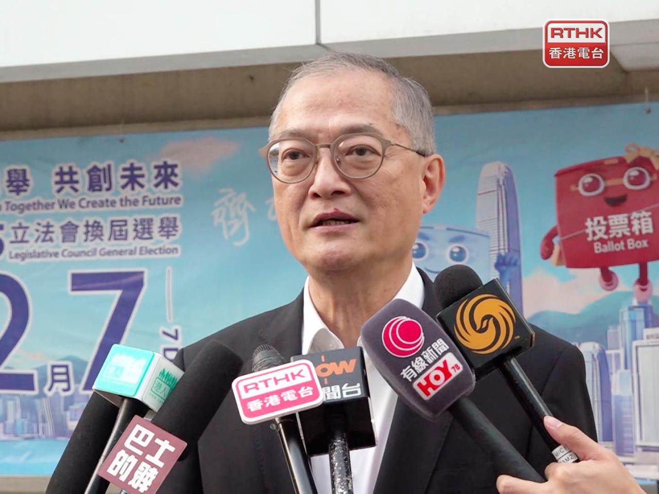 盧寵茂說，現場氣氛非常好，相信有超過370人出席，形容禮堂座無虛席。（麥偉康攝）