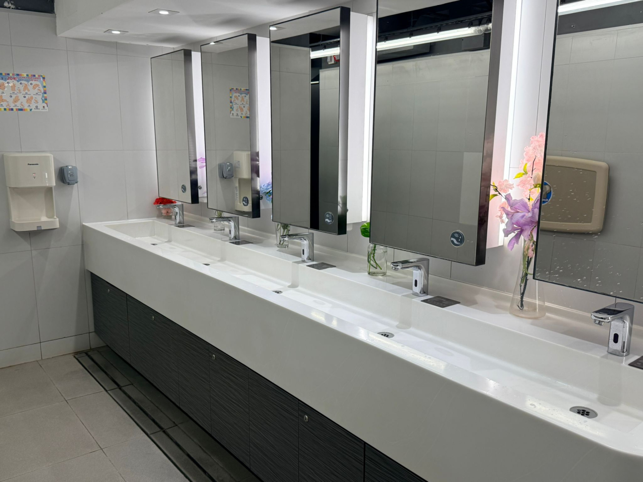 The Lan Kwai Fong public toilet stood out from some 300 conveniences around the city. Photo courtesy of the Hong Kong Toilet Association