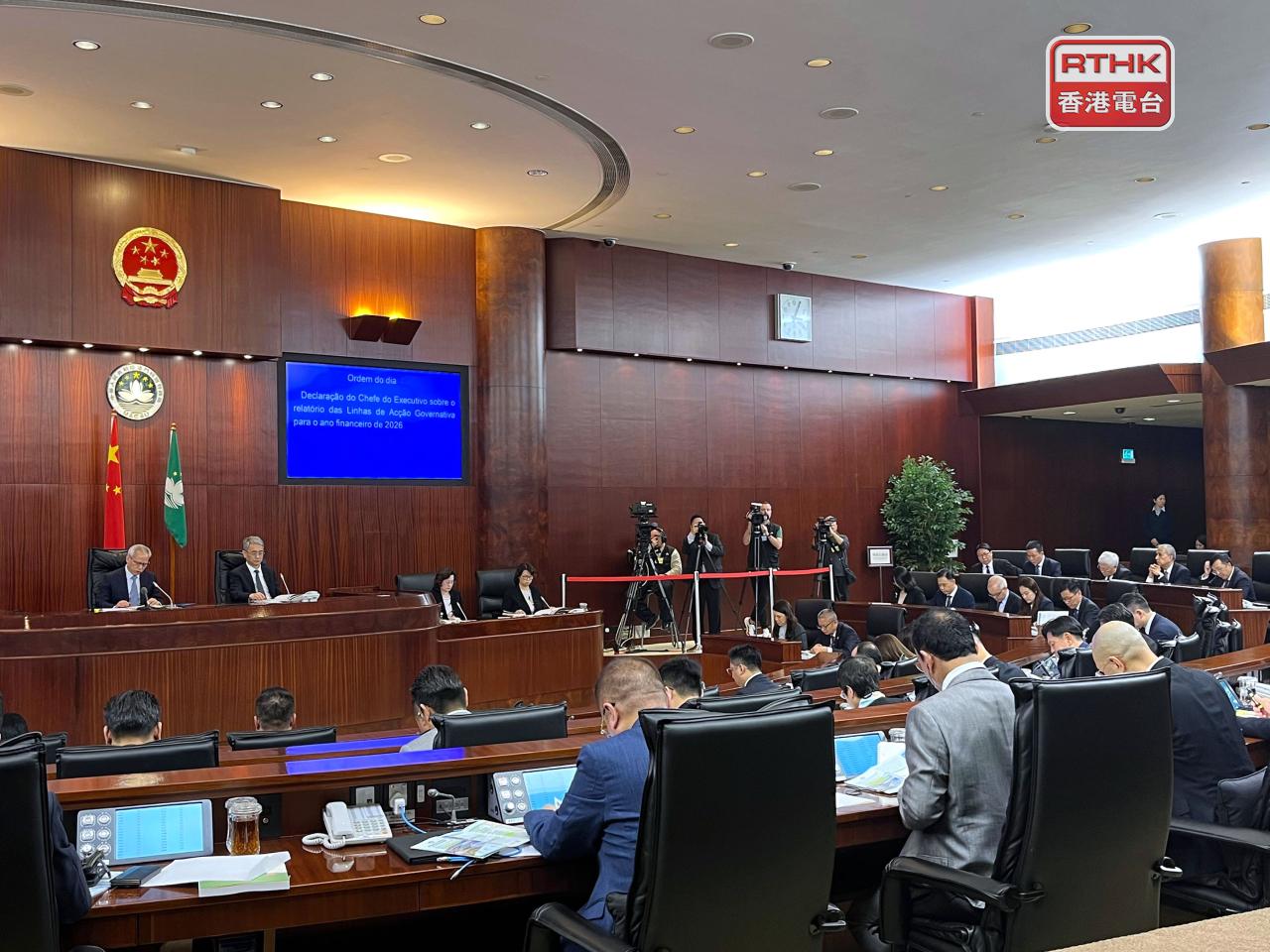 澳門行政長官岑浩輝到立法會發表施政報告。（鄭月明攝）