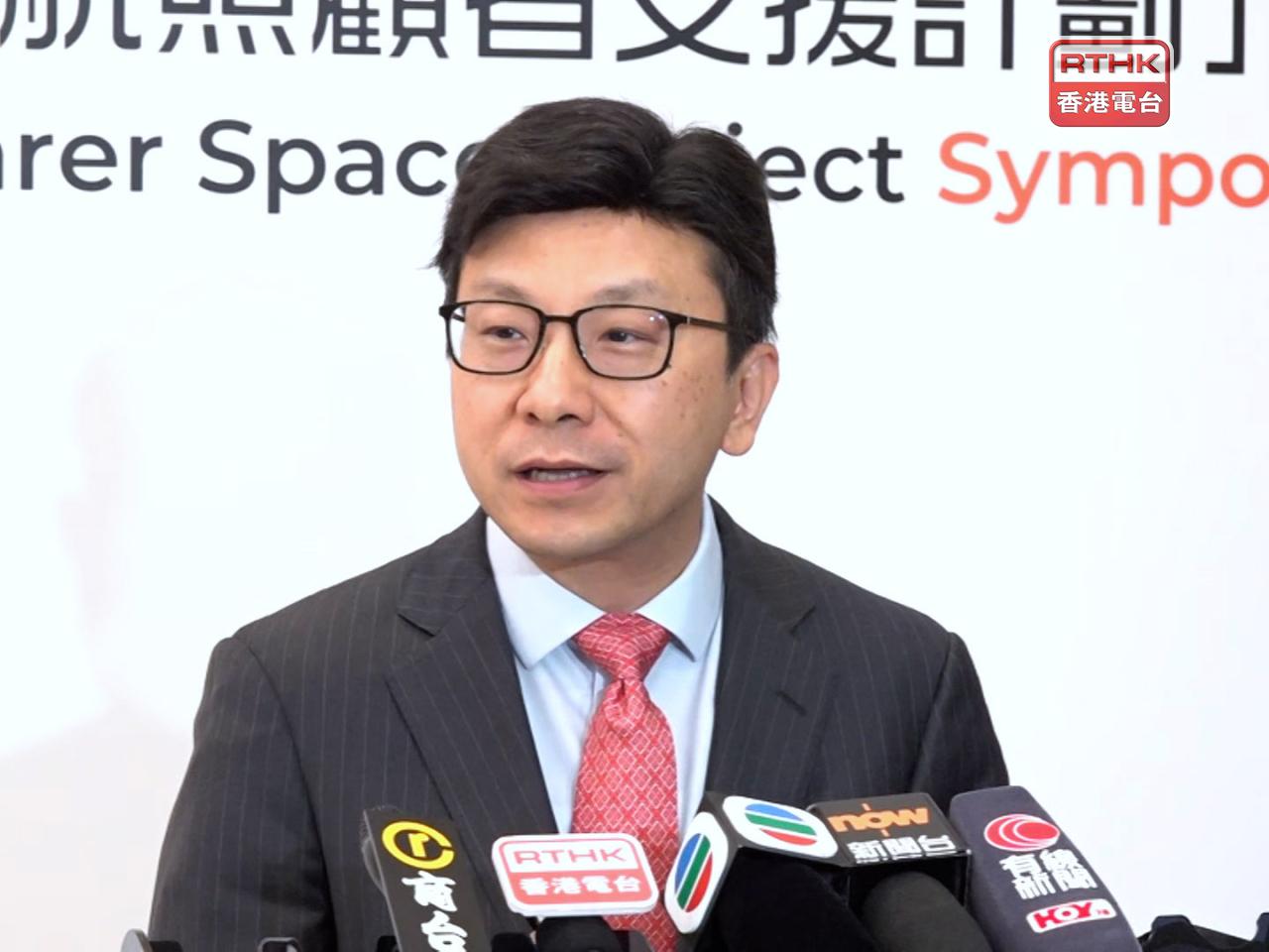 孫玉菡說，當局今次已邀請216間長者中心和21間殘疾人士中心參加，並獲所有中心回覆將參與領取資助。（施華駿攝）