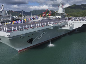 海軍福建艦開展入列後首次海上實兵訓練