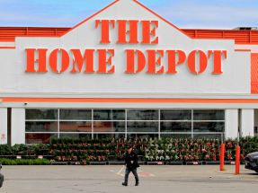 家得寶上季業績差過市場預期，並下調全年度盈利預測。（法新社資料圖片）