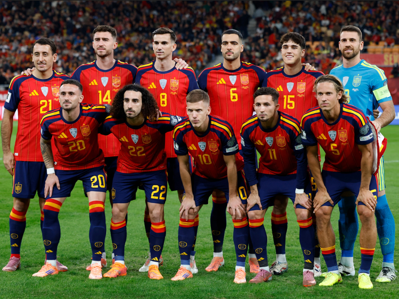 西班牙在小組以榜首出線，晉身決賽周。（路透社）