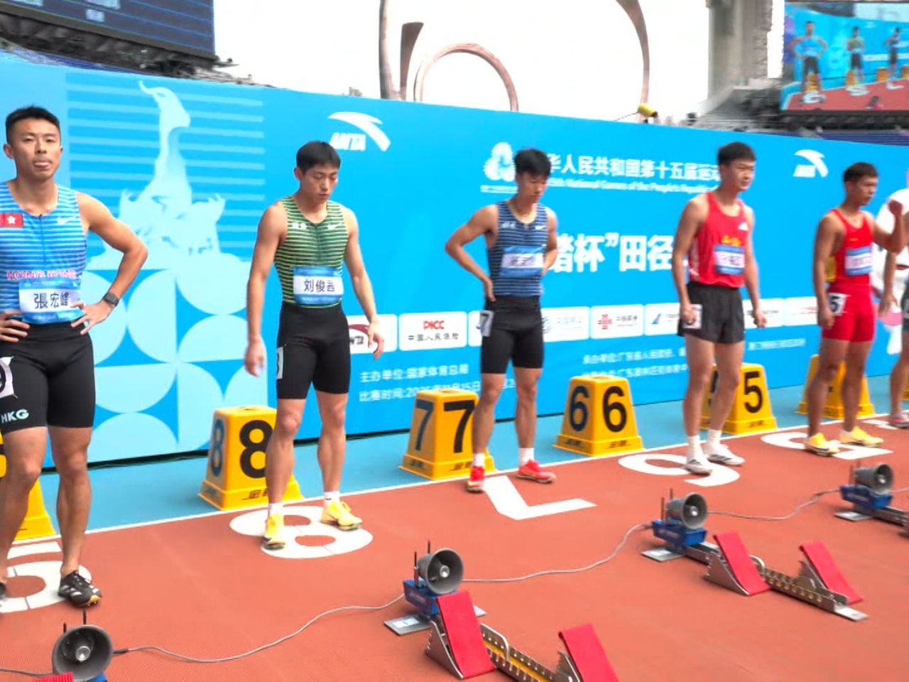 十五運會，港隊跨欄代表張宏峰在男子110米欄跑出個人最佳時間，以預賽第8名成績晉身今晚的決賽。