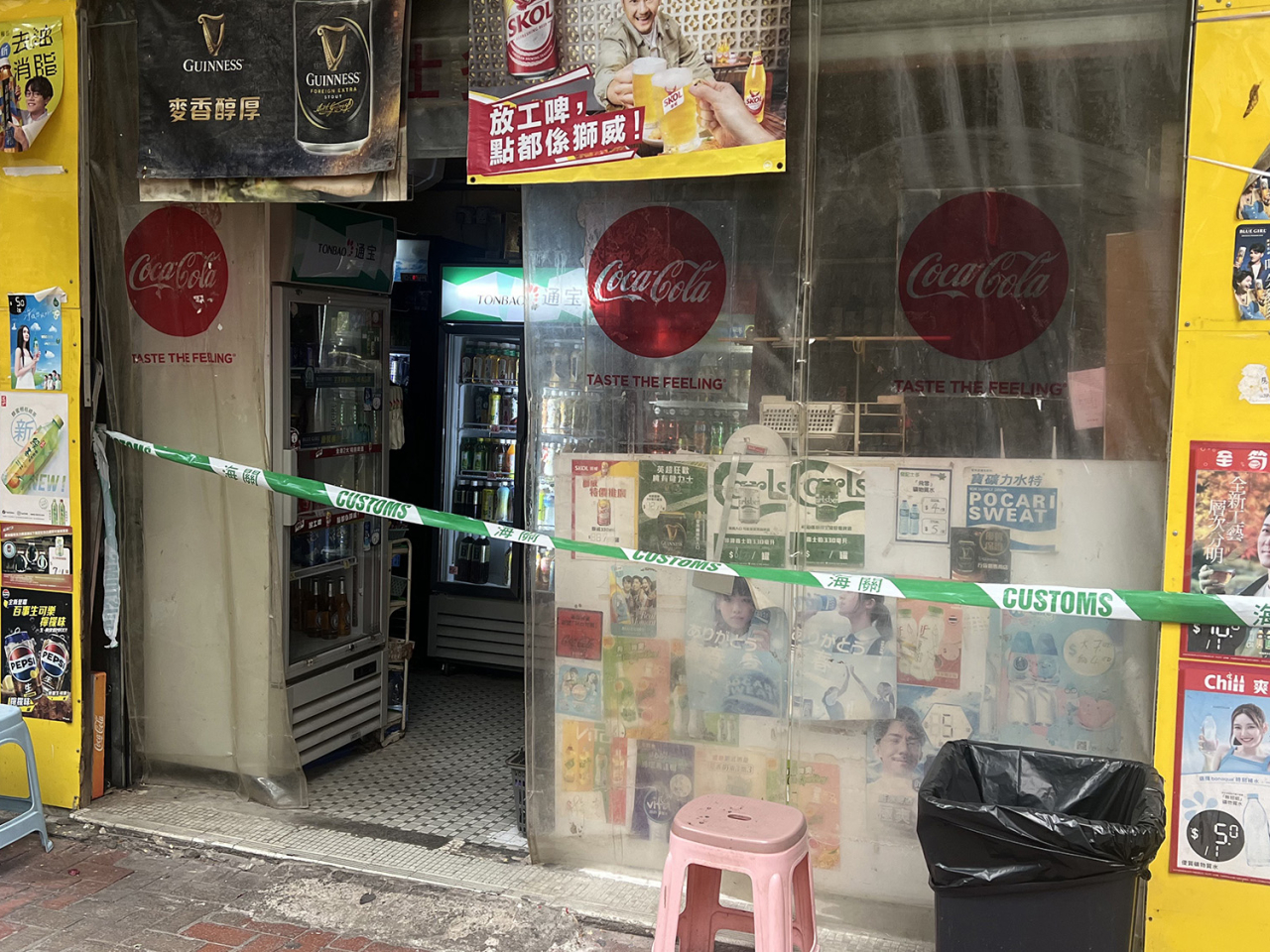 海關表示，近日發現部分香煙銷售點以低於煙草稅的價格出售香煙，採取執法行動。（政府新聞處）