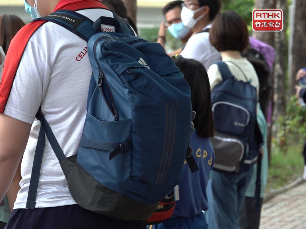 數據顯示，今年參與評估的小三、小六和中三學生，在中、英、數三個主要科目的表現保持平穩。（港台圖片）