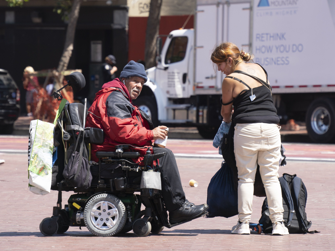 美國上周新申領失業援助人數按周減少8000人，降至22萬人，少過市場預期的23萬人。（新華社資料圖片）