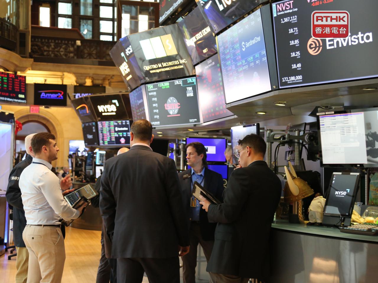 美股初段顯著造好。納斯達克指數報23090點，升526點，升幅2.33%。（新華社資料圖片）