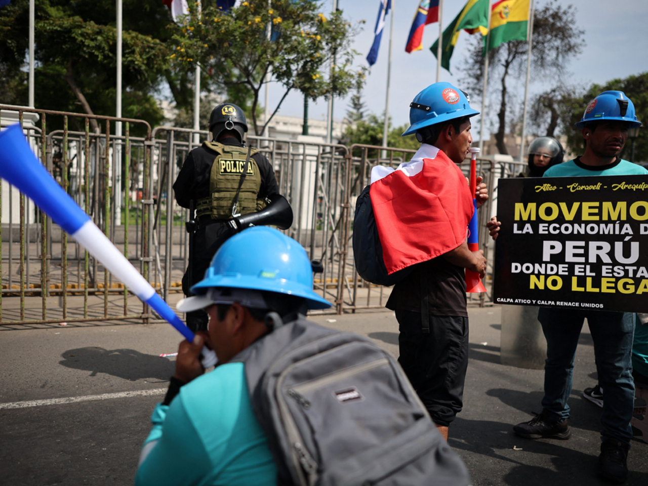 位於利馬的國會大樓外，近日有民眾參與示威活動。（路透社資料圖片）