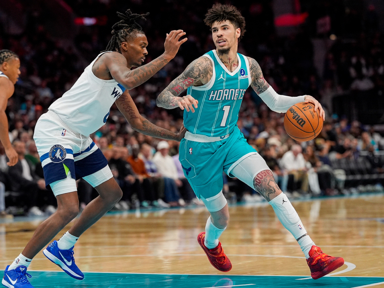 波爾（右）強調喜歡留在夏洛特，只想為球隊爭勝。（路透社資料圖片）