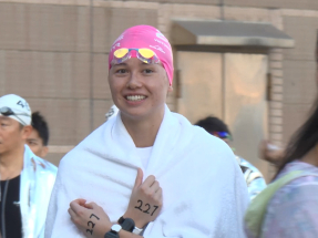 渡海泳今早舉行參賽者包括何詩蓓　稱與泳池分別大有很不同體驗