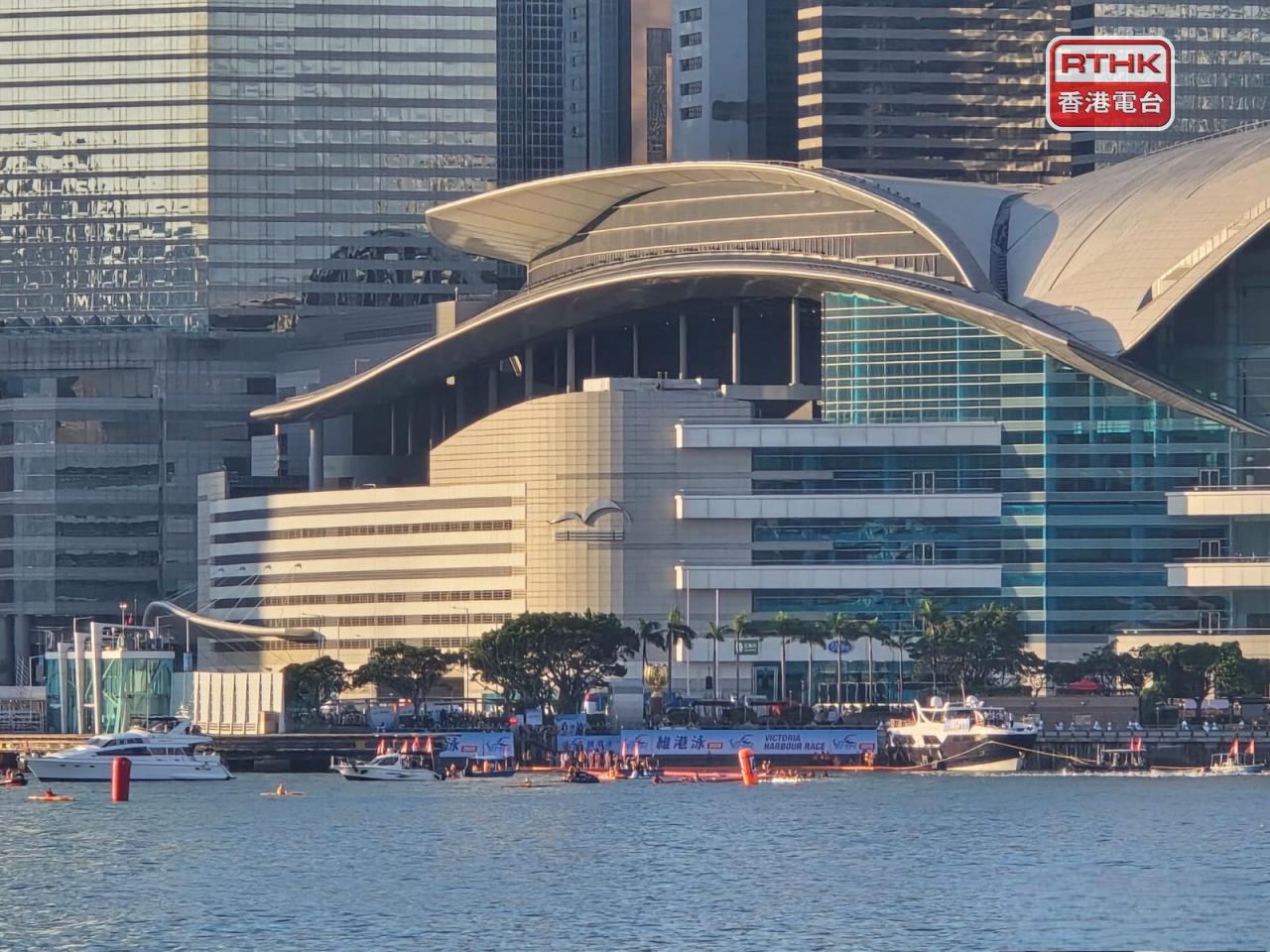 維港渡海泳早上舉行。（王慧蓓攝）