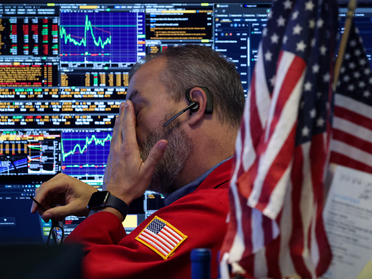 Caption: The three main US stock indices rose about a percentage point on Friday. Photo: Reuters. Photo: Reuters