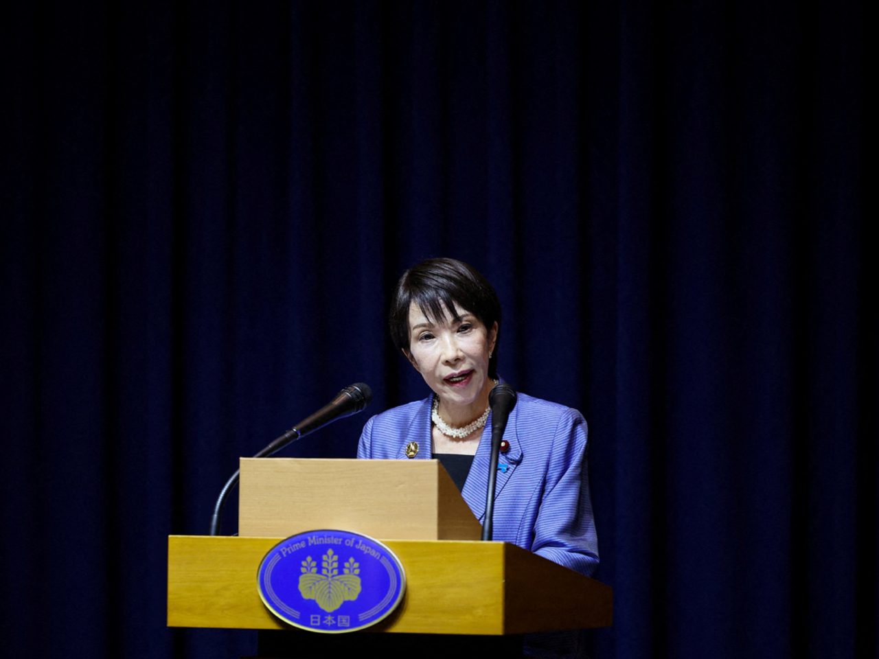 文章指高市早苗（圖）在台灣問題上的錯誤言行，是對中國內政的粗暴干涉。（路透社資料圖片）