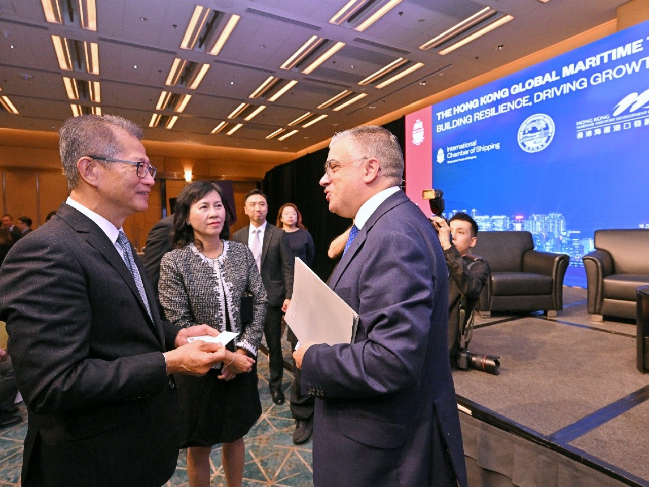 陳美寶出席「香港海運週」，推介香港在航運基建及綠色船用燃料加注等配套。（運輸及物流局局長網誌）
