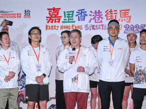 卓永興表示，賽事適逢中九龍繞道油麻地段即將通車，跑手可以在這條嶄新的主幹道上，感受香港基建的優秀。（政府新聞處）