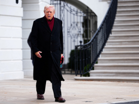 特朗普說無論如何都必須結束這場戰爭，因此正在努力。（路透社）