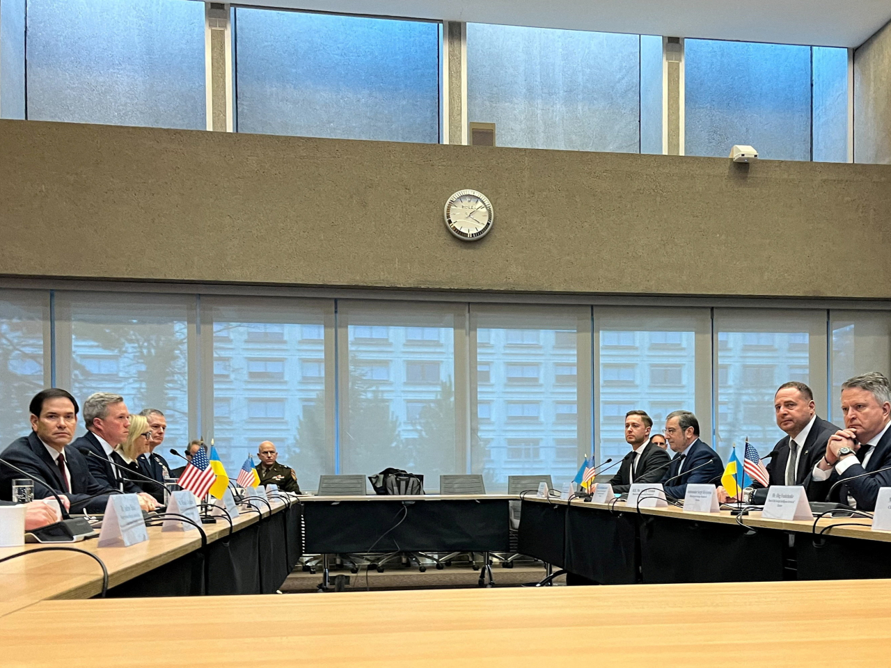 美國與烏克蘭代表團在瑞士日內瓦會面。（路透社）