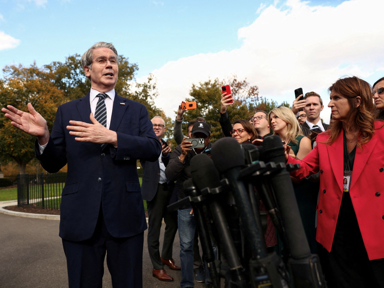 貝森特表示，停擺為美國經濟造成110億美元的永久損失，今季經濟增長預期已經減半。（路透社）