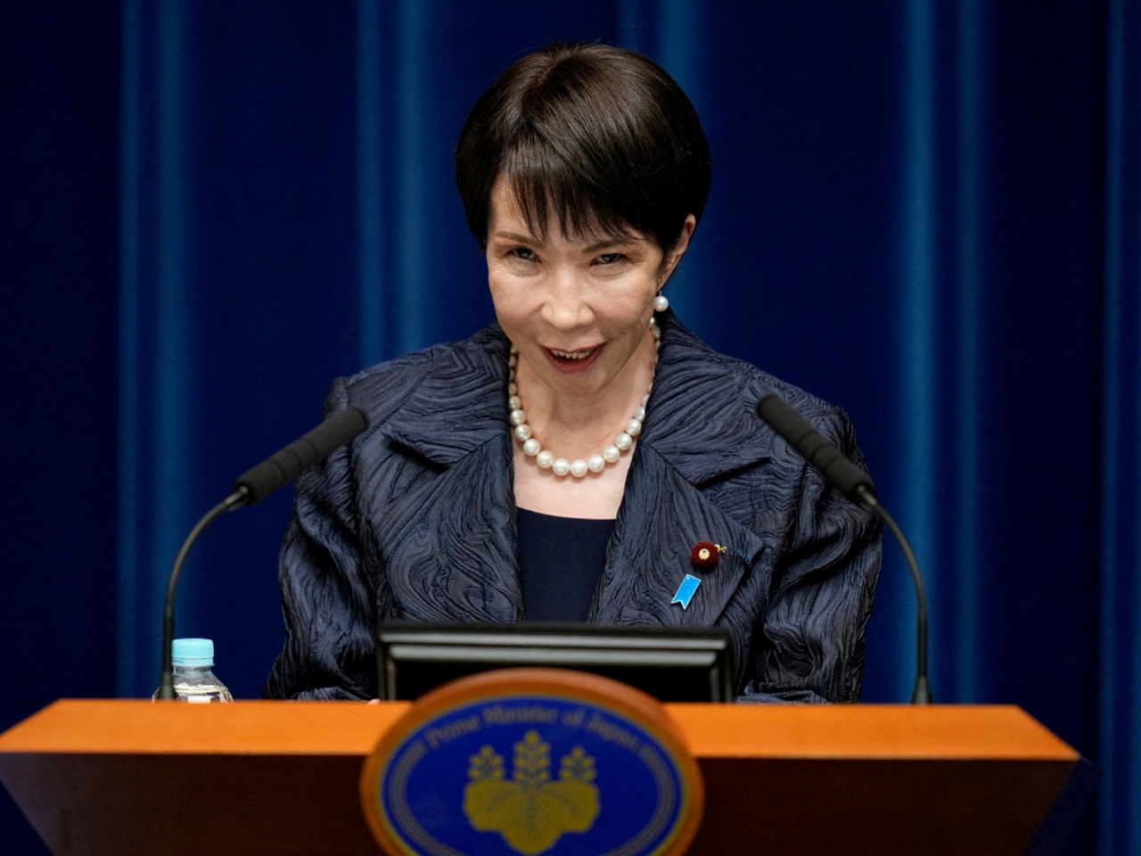 文章指高市早苗言行與許多臭名昭著的日本右翼政客如出一轍。（路透社資料圖片）