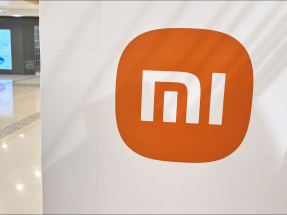 小米公布，首席執行官雷軍自公開市場購入合共260萬股公司B類普通股，平均價每股約38.58元，涉資逾1億元。（港台圖片）