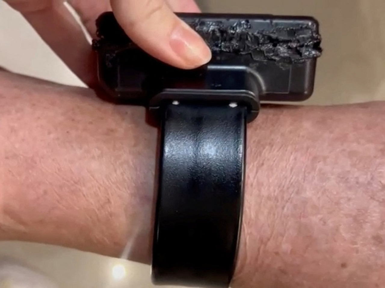 Jair Bolsonaro says he tampered with the ankle monitoring device after he "experienced a certain paranoia between Friday and Saturday due to medication." Photo: Reuters