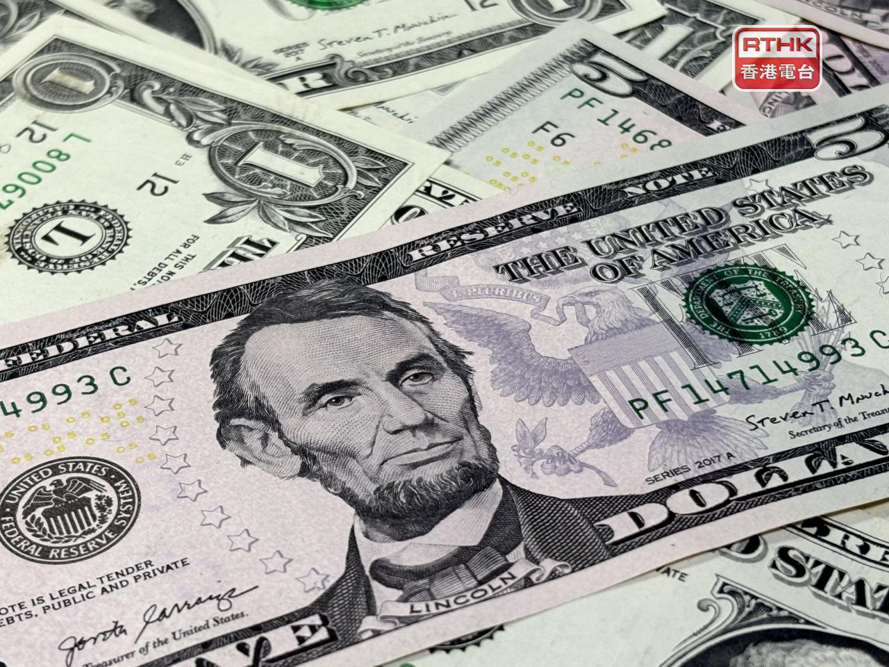 部分聯儲局官員發表鴿派言論，美元指數偏軟，一度跌至100關口附近。（港台圖片）
