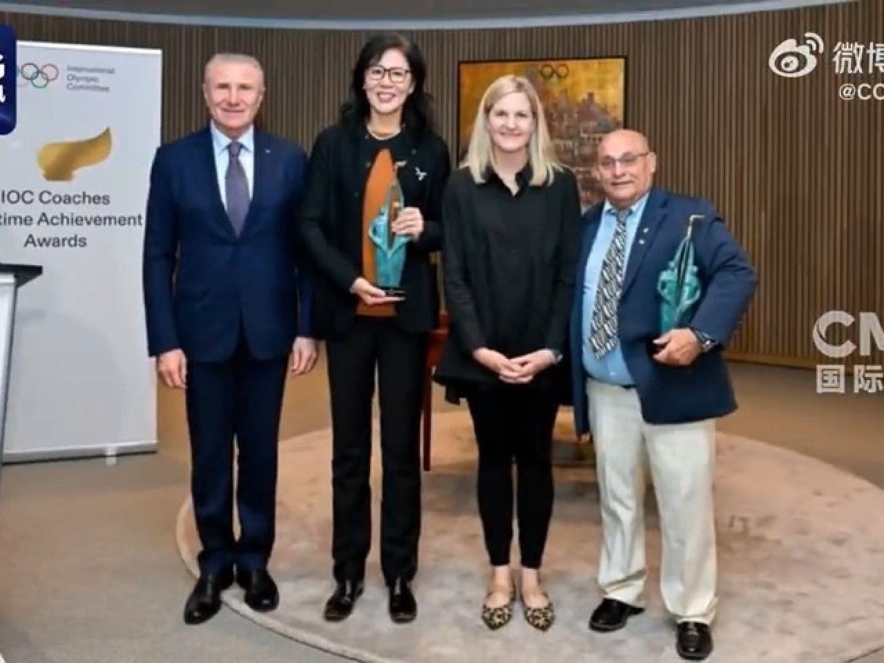 郎平獲國際奧委會教練終身成就獎。（央視新聞）