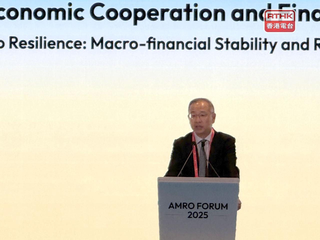 余偉文表示，區內正面對多種結構性轉變，既帶來機遇亦具挑戰，深化區域合作尤其關鍵。（趙嘉駿攝）
