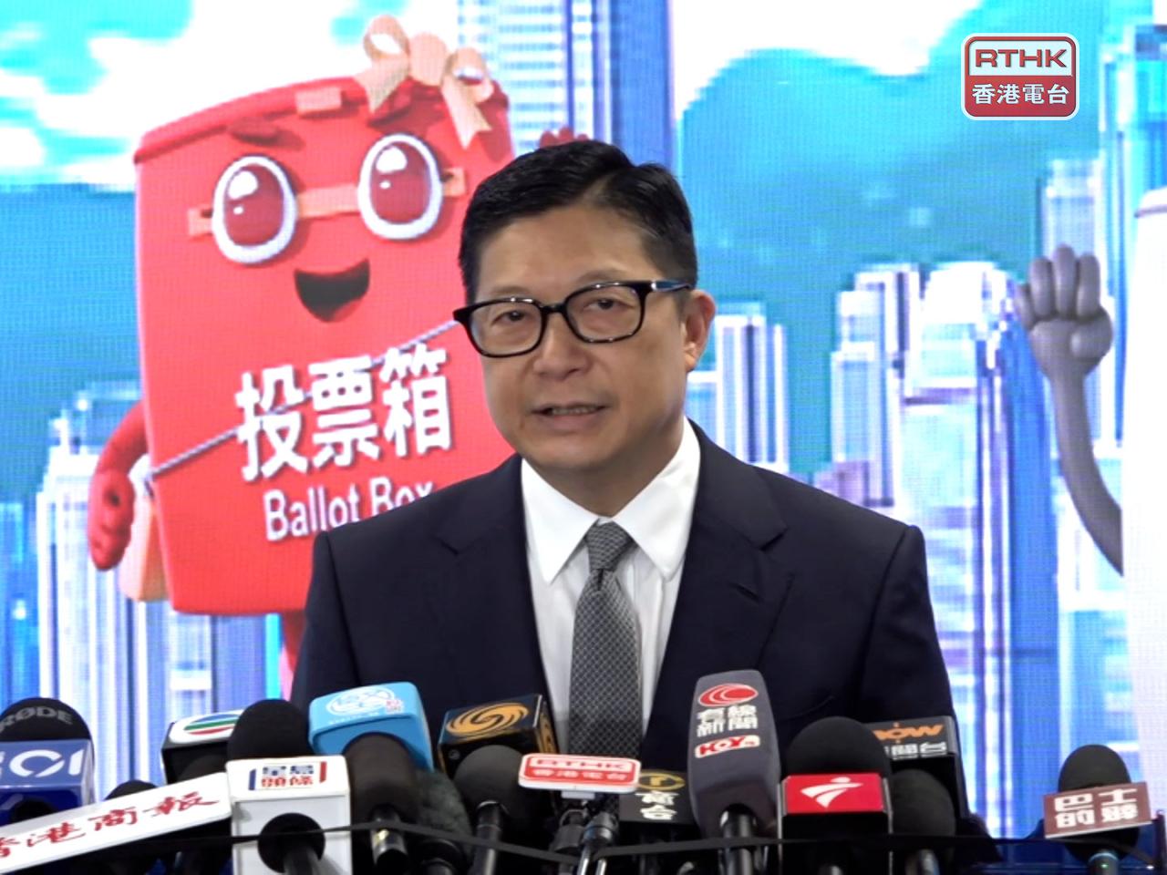 鄧炳強表示，特區政府會跟著國家政策處理。（葉燿坤攝）