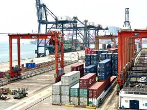 本港上月出口按年上升17.5%，進口升18.3%。（港台圖片）