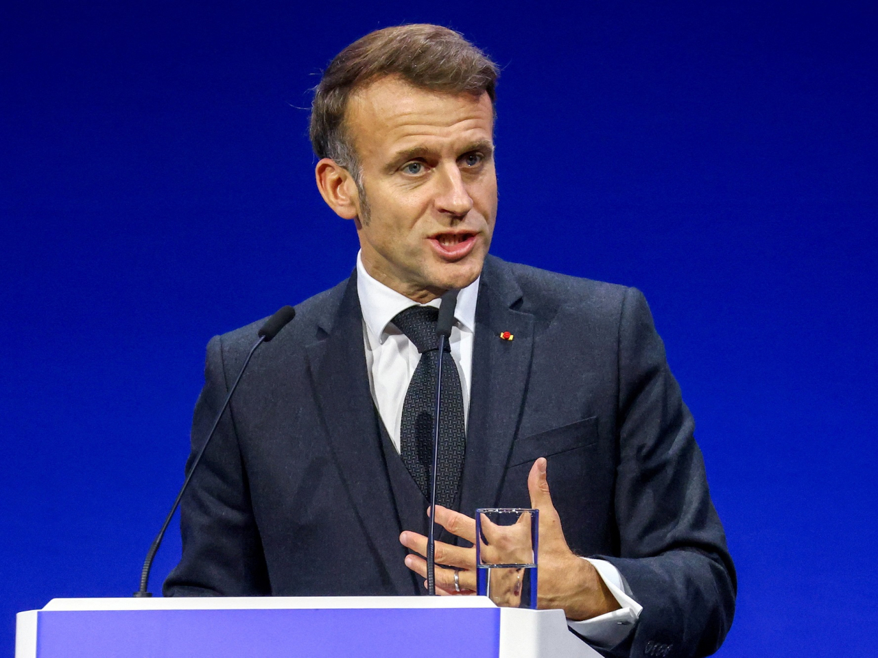 馬克龍表示，美國的方案朝著和平方向發展，但計劃某些方面值得討論、談判和改進。（路透社資料圖片 )