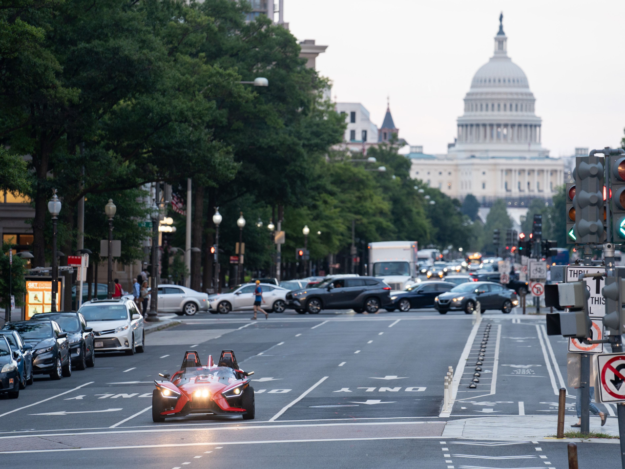 美國10月預算赤字升至2840億美元，期內淨關稅收入314億美元，創單月新高。（新華社資料圖片）