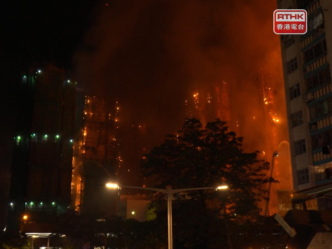 大埔宏福苑大火升為五級。（鍾家銘攝）