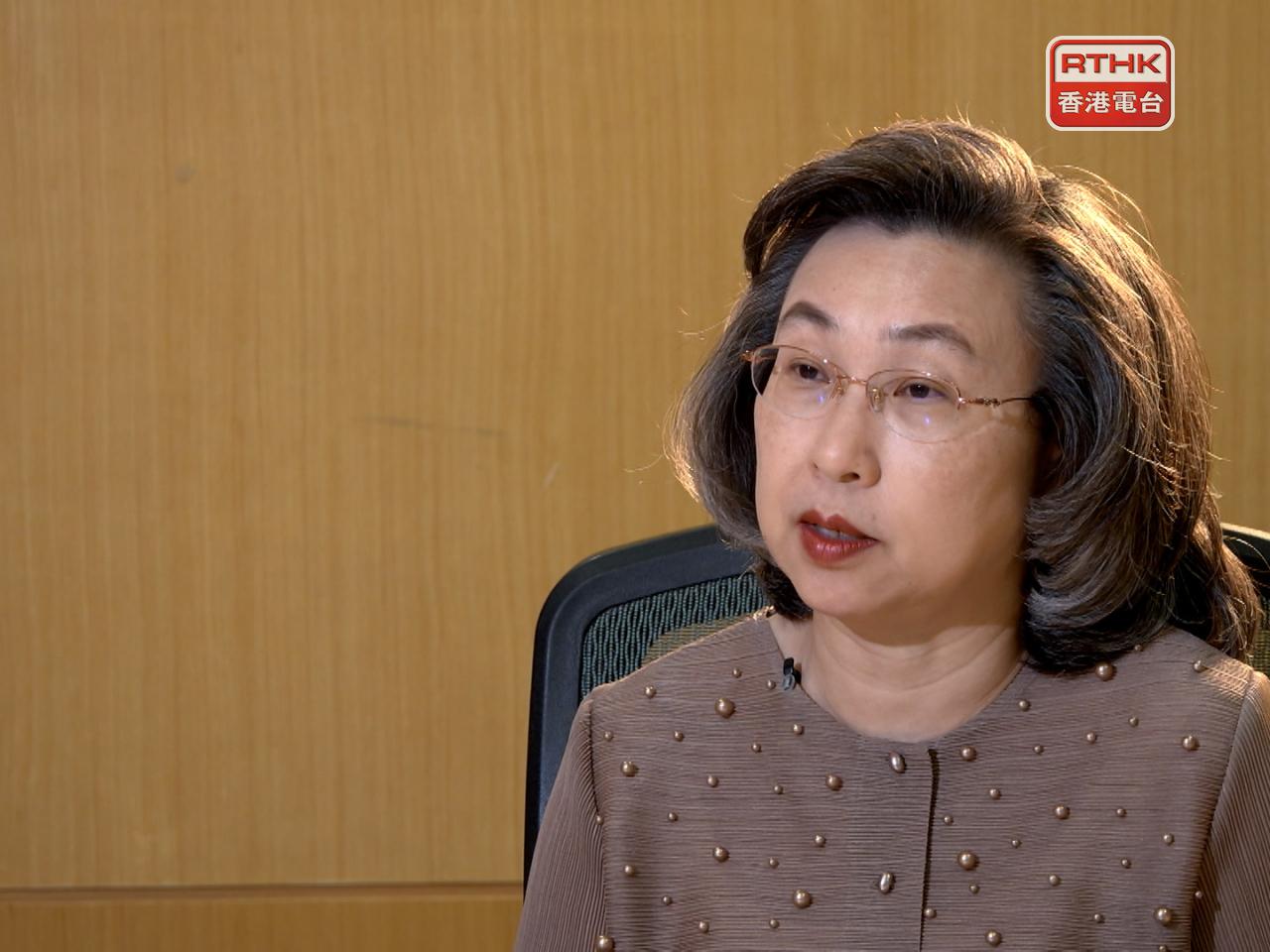 楊何蓓茵對消防員何偉豪於撲救大埔宏福苑火警時不幸殉職，表示沉痛哀悼。（港台圖片）