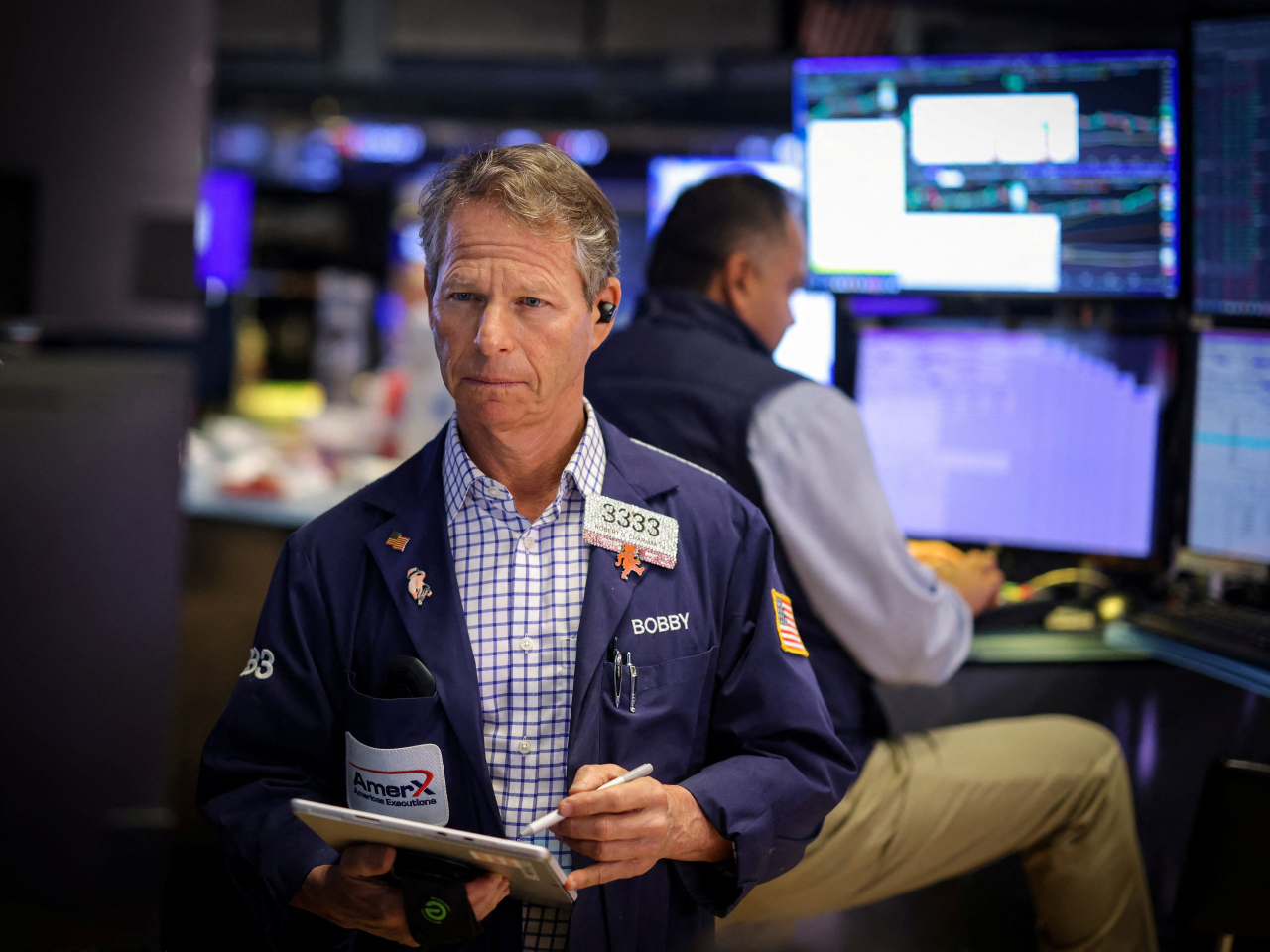 美股在感恩節假期前升勢持續，3大指數升約0.7%至逾0.8%，連續4日高收，創約兩星期新高。（路透社）